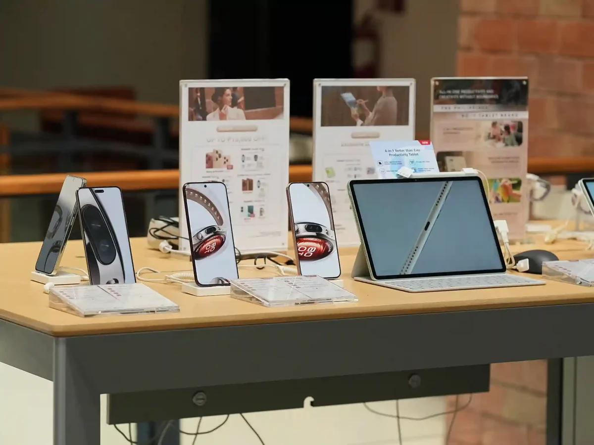HUAWEI Product Showcase Booth